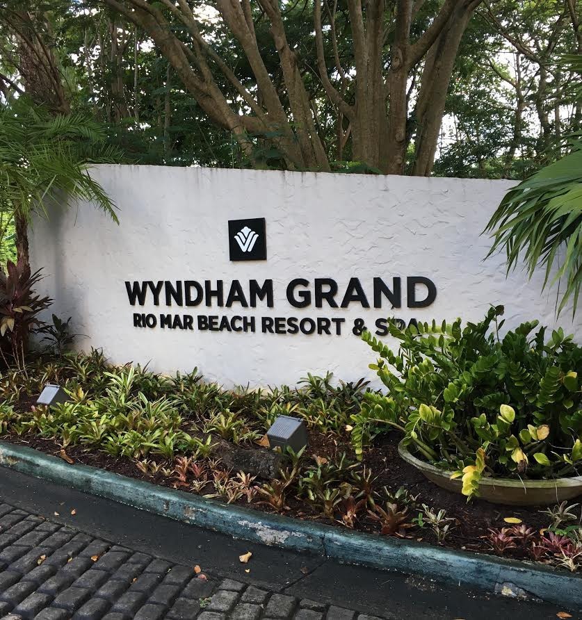 位于温德姆里约马尔（ Wyndham Rio Mar ）的高尔夫别墅，海滩/泳池。