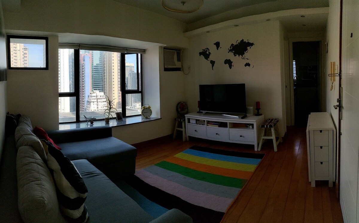 Nice and bright flat in Central Hong Kong (SOHO)