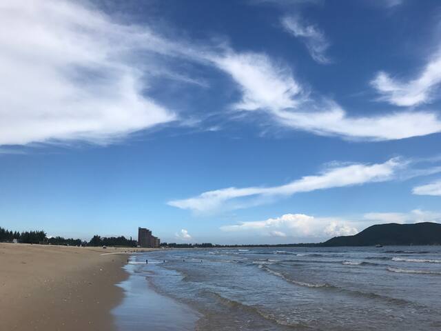 狭长沙滩海岸线