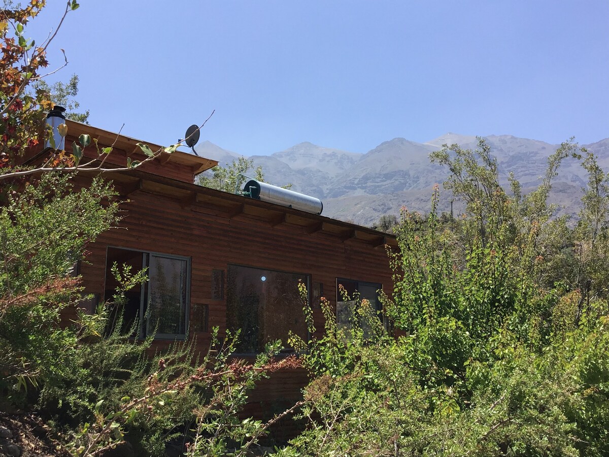 Casita de la Montaña, Los Andes. Tinaja stone