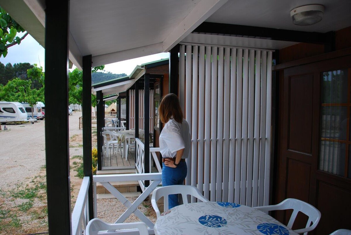 Mini - Cabaña de Madera con Piscina