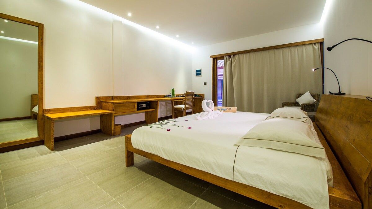 The Barefoot Eco Hotel, Maldives-Seaside Room