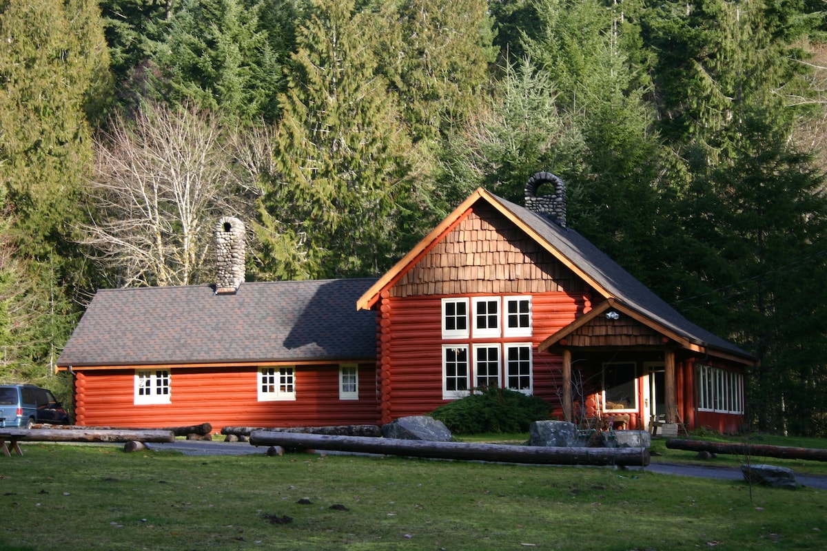 Copper Creek Lodge at Mt Rainier