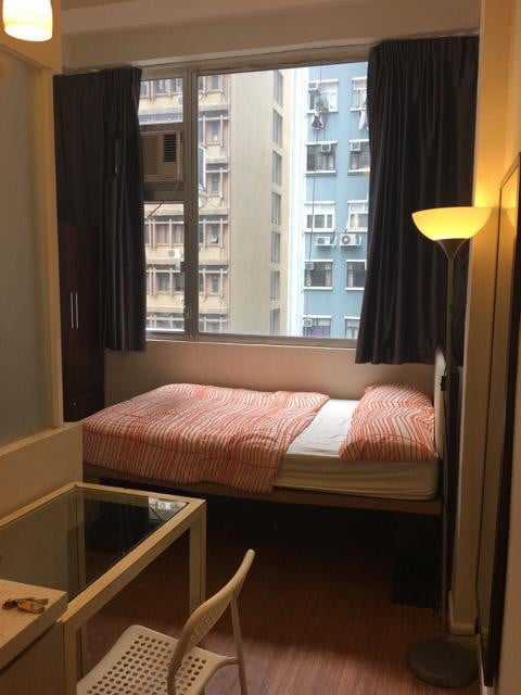 单间公寓，面积180平方英尺，香港皇后大道
