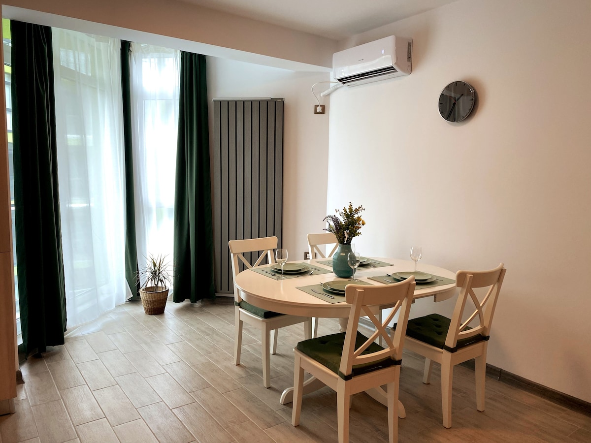 Deko 99 Apartment @ Alezzi Beach Mamaia