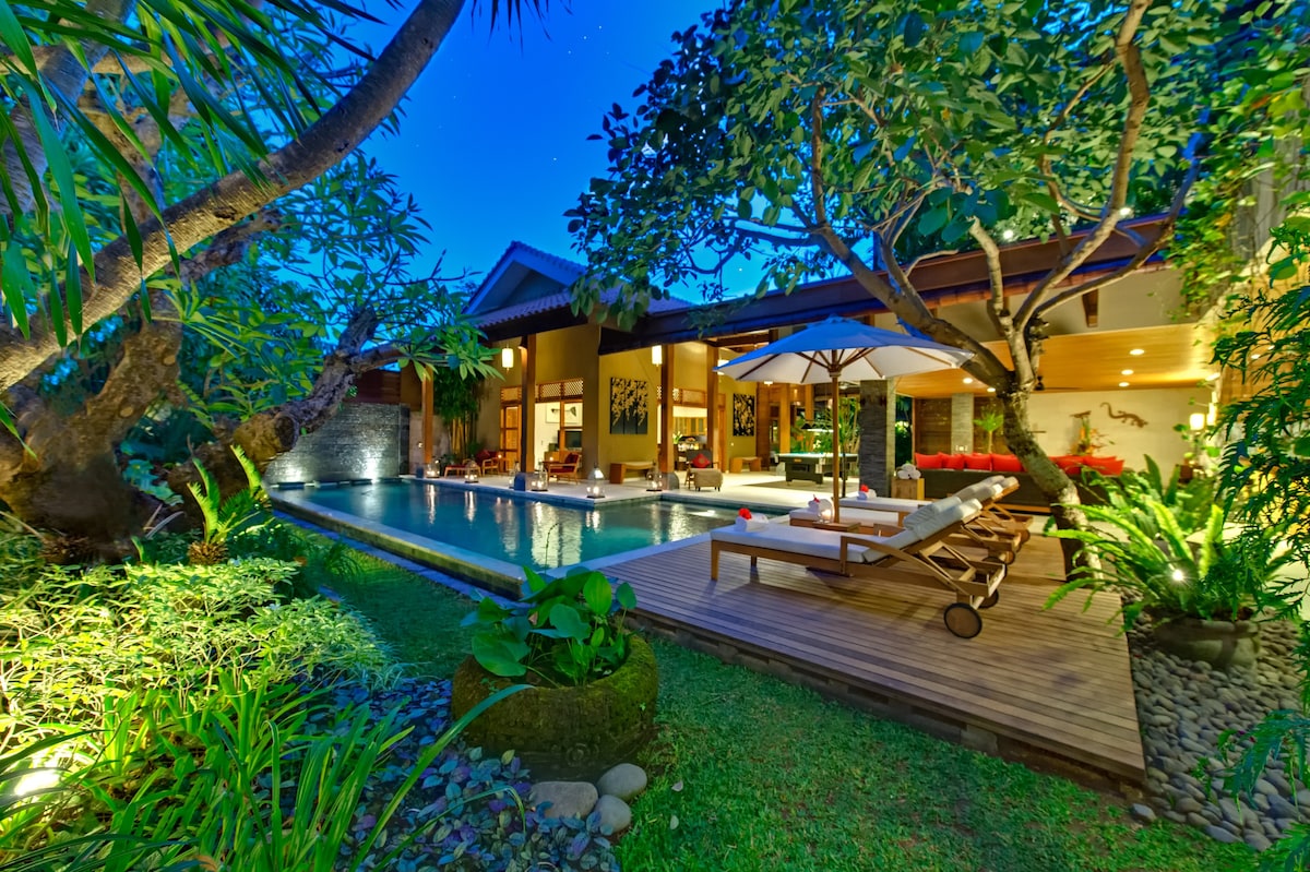 巴厘岛欧贝罗伊豪华10卧室私人泳池别墅