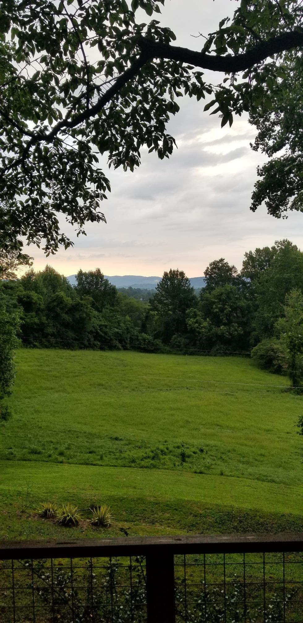 Three Meadows Farm ，户外景观，位置优越