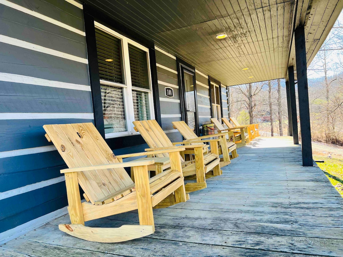 Hemlock Hideaway Red River Gorge @ Clay City POOL.