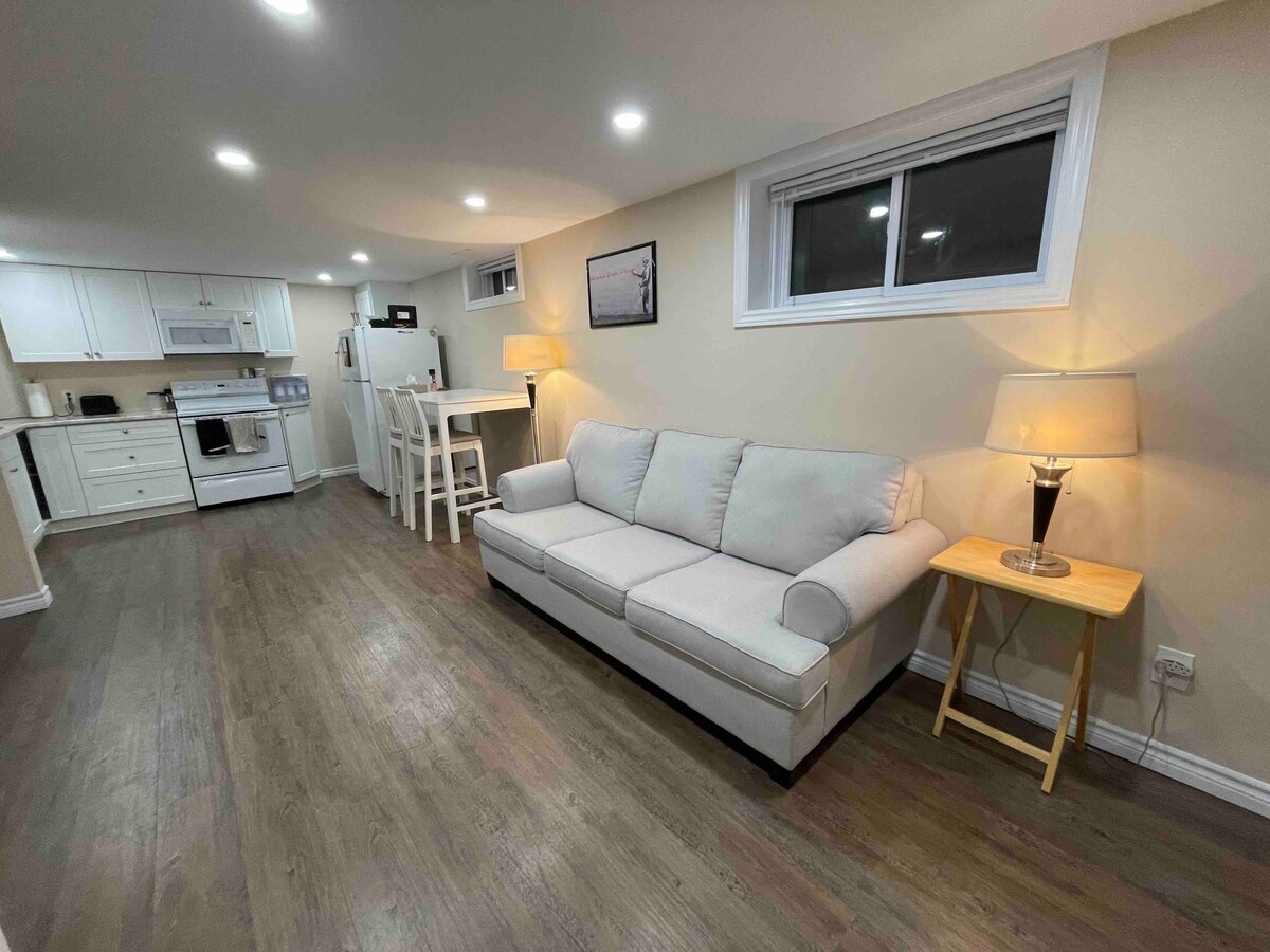 Comfy & cozy minimalist 2 bedroom apartment