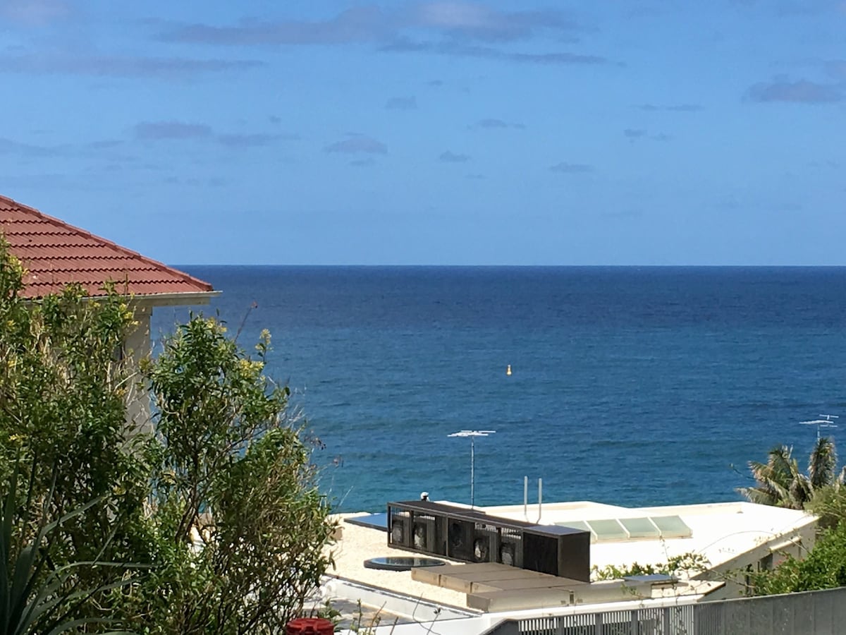 邦迪海滩（ Bondi Beach ）大型单间公寓，可欣赏