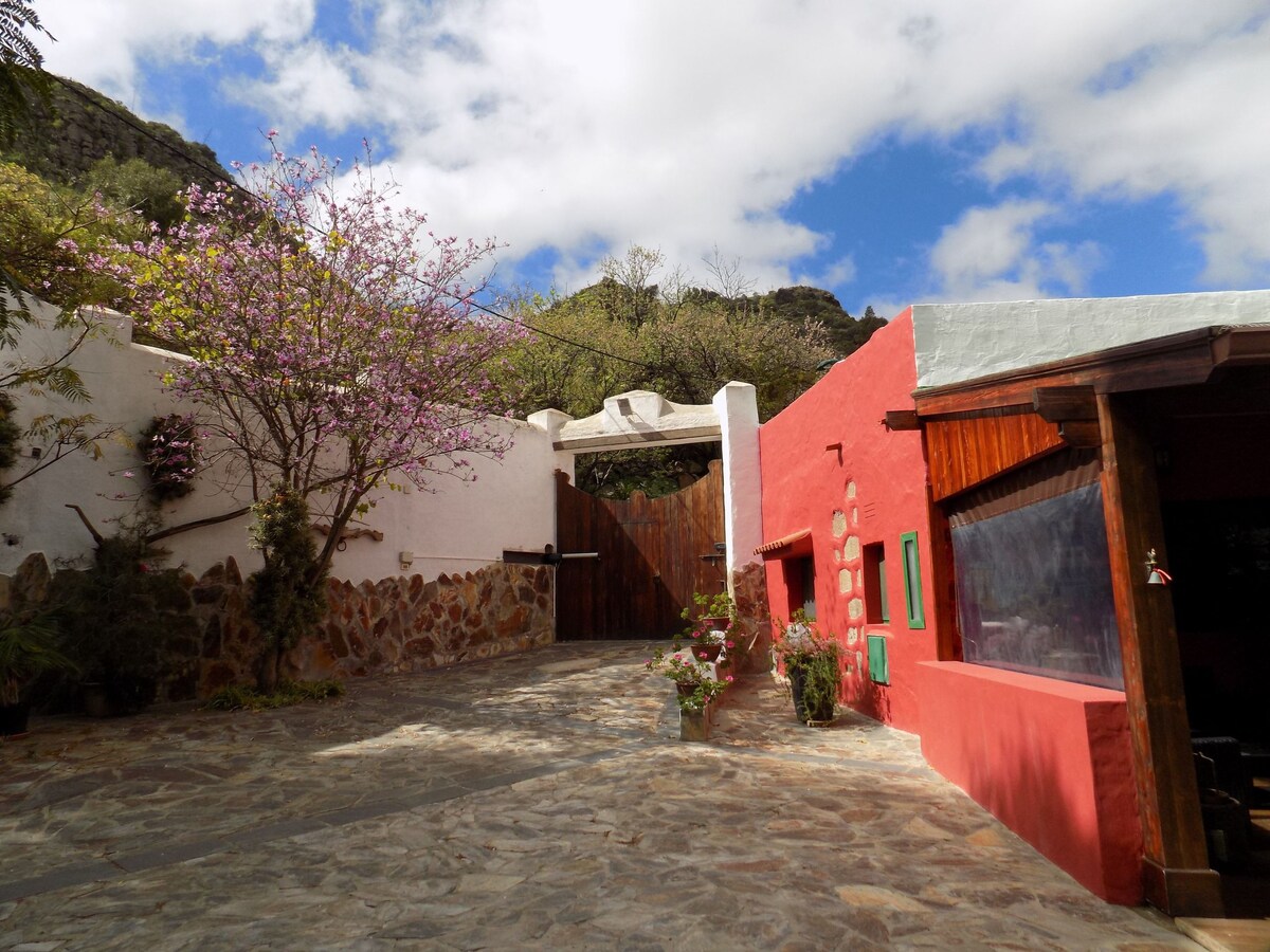 "The Estrella Corner" Barranco de los cernícalos