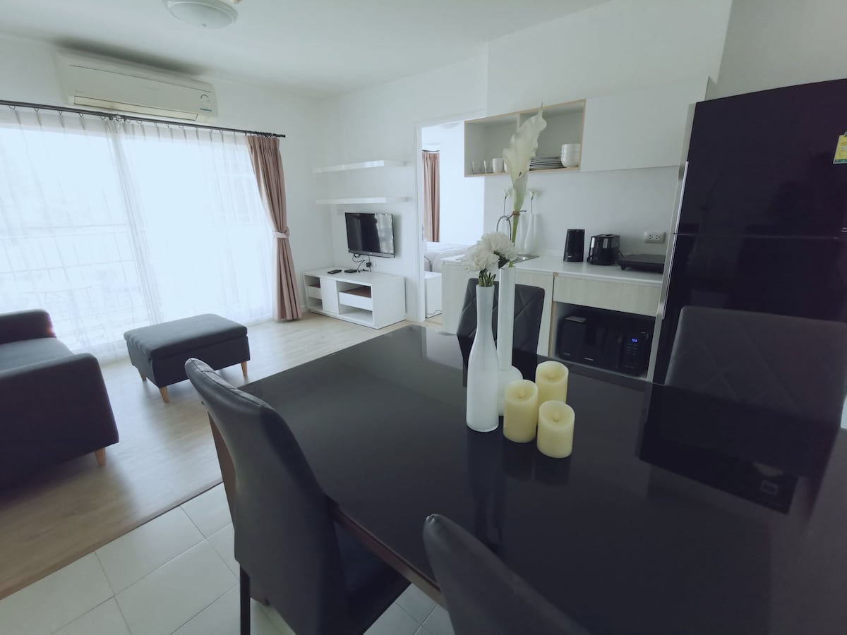 Luxury 2 bedrooms condo in Khao Takiab