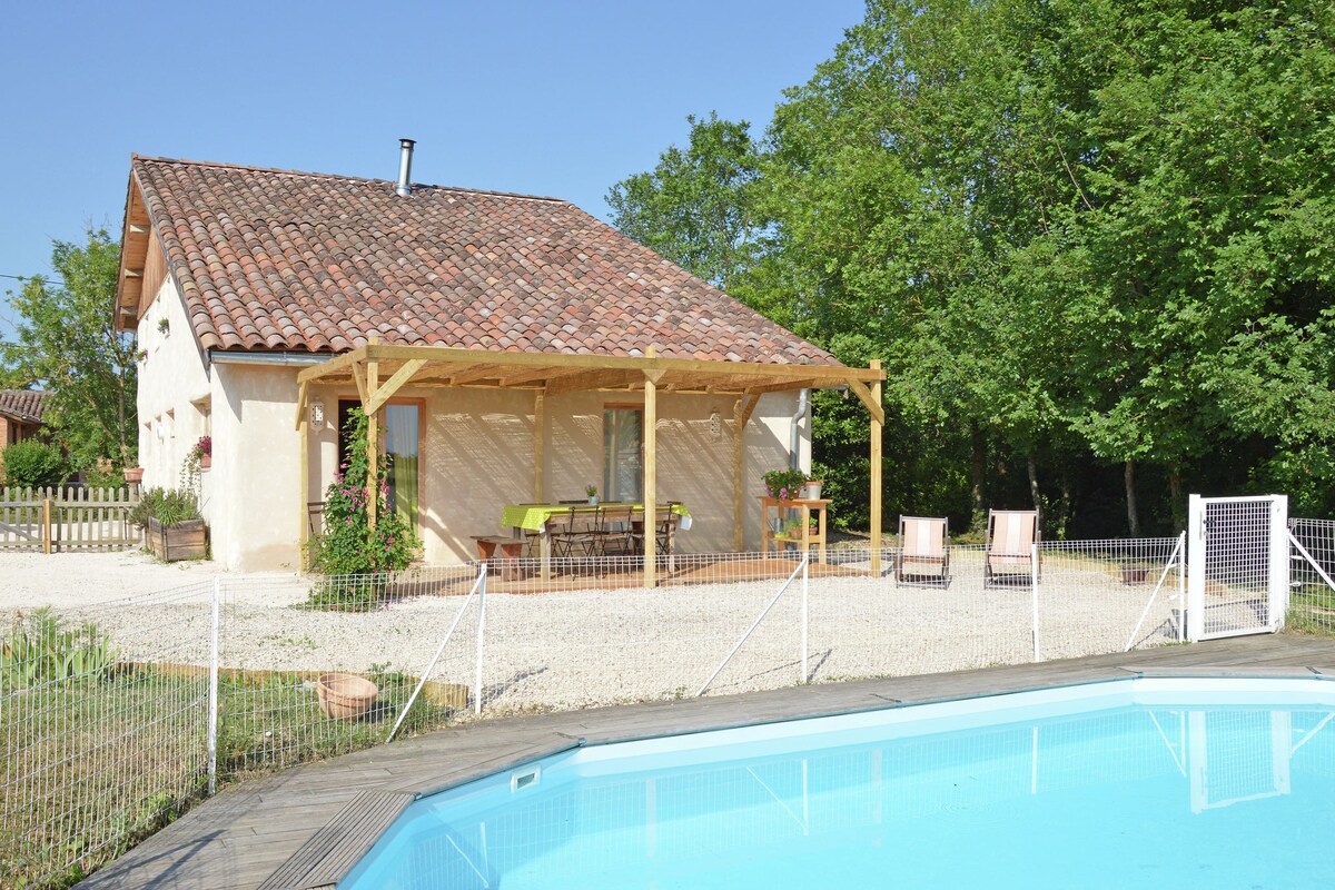 法国蒙塔德有私人泳池的漂亮别墅