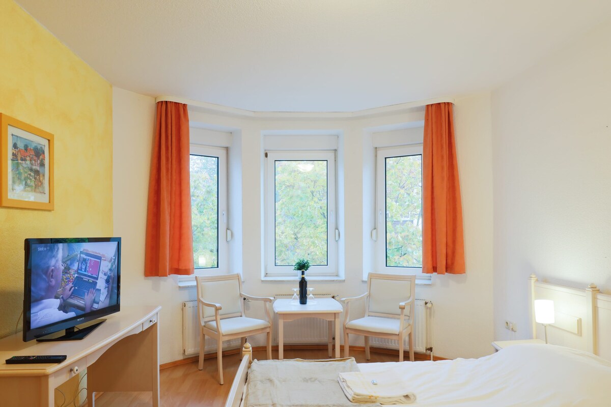 Komfortables und modernes Doppelzimmer