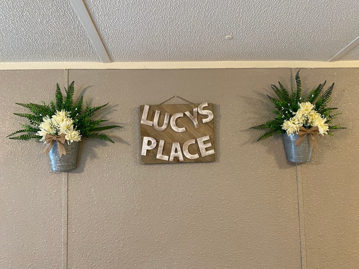 Lucy 's Place-In Cherokee-Across the Street from Casino