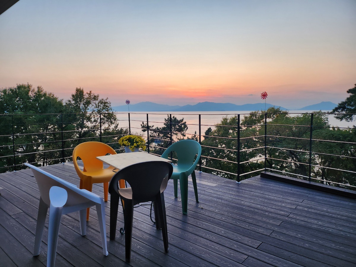 [海景]全新的情感空间，和咖啡馆一样漂亮（可容纳8人以上）
#日落，可俯瞰实际海景