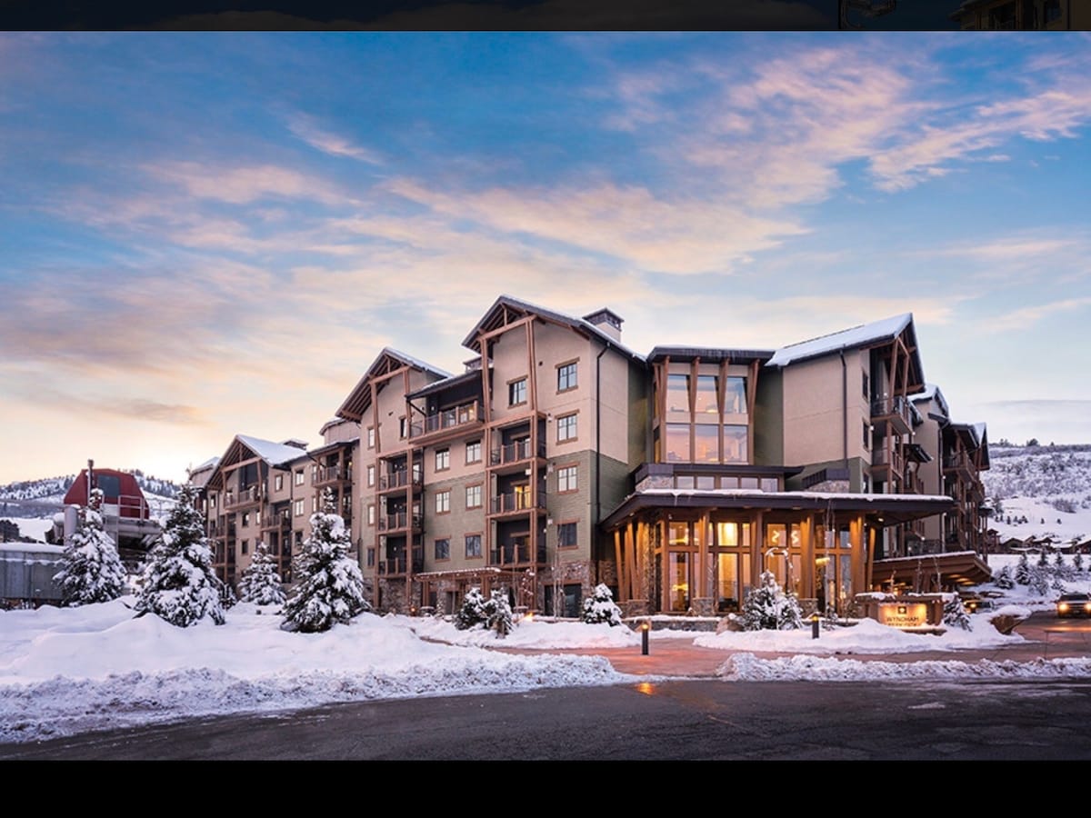 Park City 2 BR Presidential Ski in/out Stunning