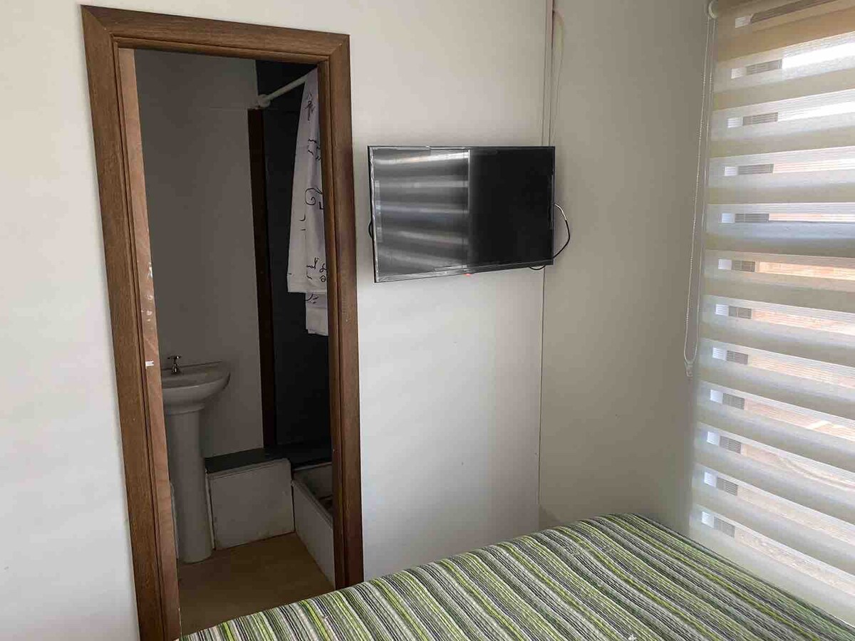 Habitación con baño privado