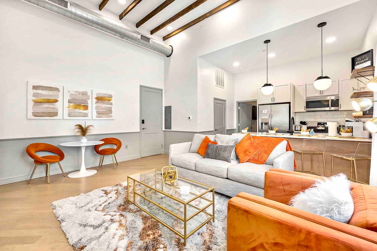 Chic & Airy 2BR Loft | Shopping & Nightlife Nearby