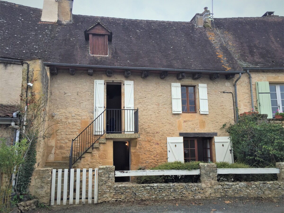 Agréable maison face à la Dordogne