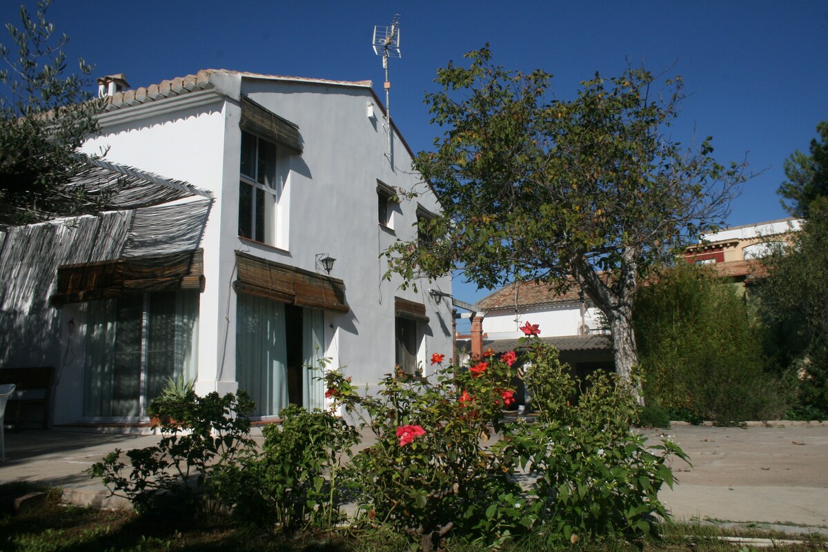 El Campillo, family country house near the beach