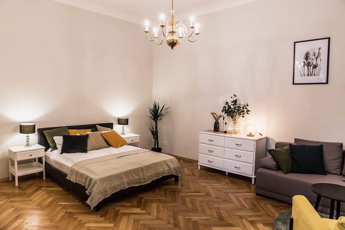 19 Gertrudy Street/Wawel Castle