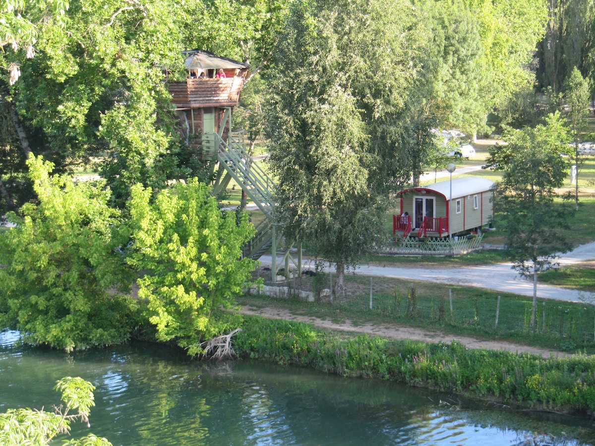 La Roulotte vue sur la rivière