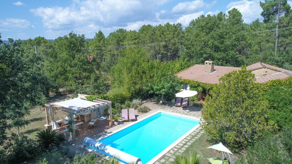 Villa pour 6  avec piscine et cabane dans arbre