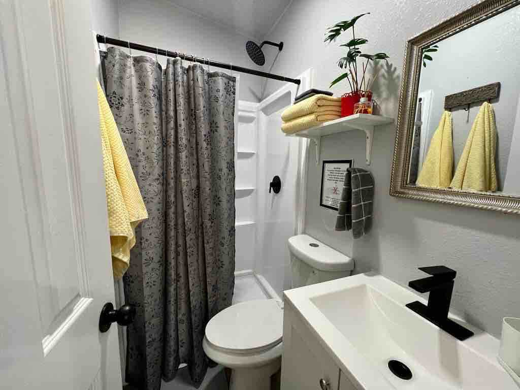 11. Brand New Tiny Home Airpt. Dolphin, Mall Doral