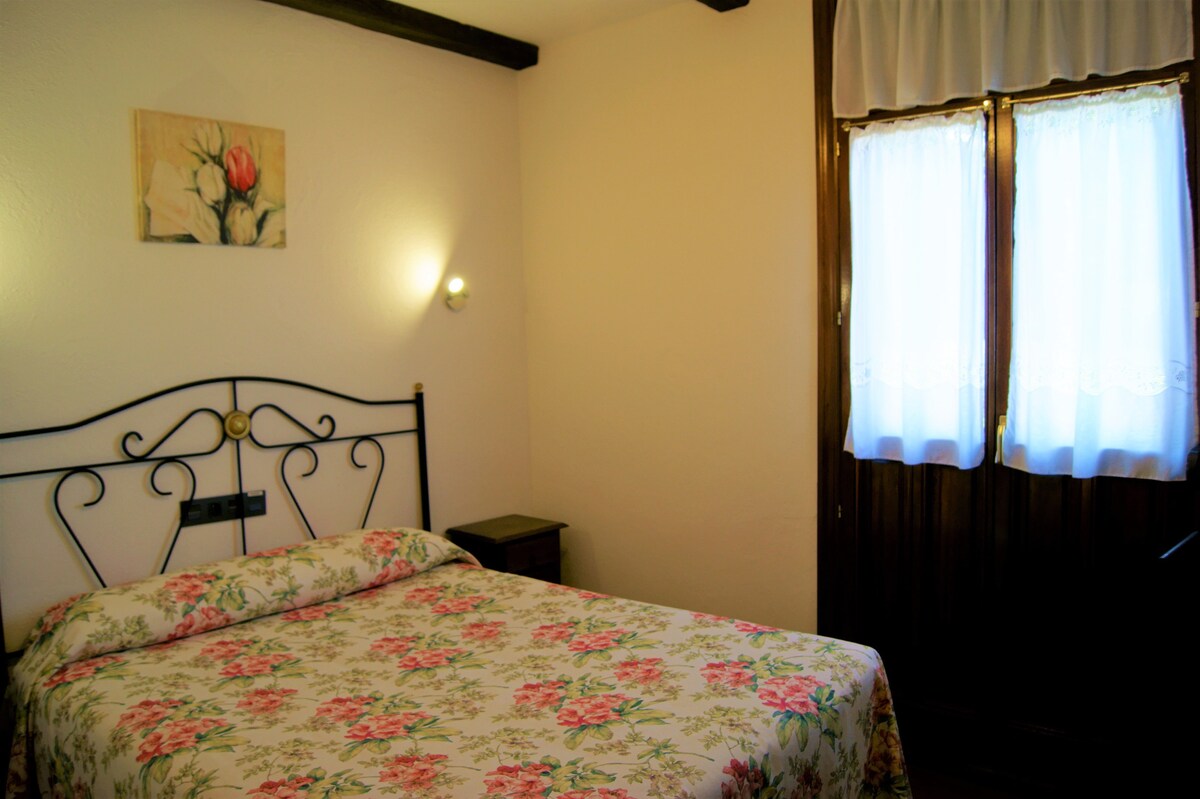 Double bed in Casa Rural Arboliz