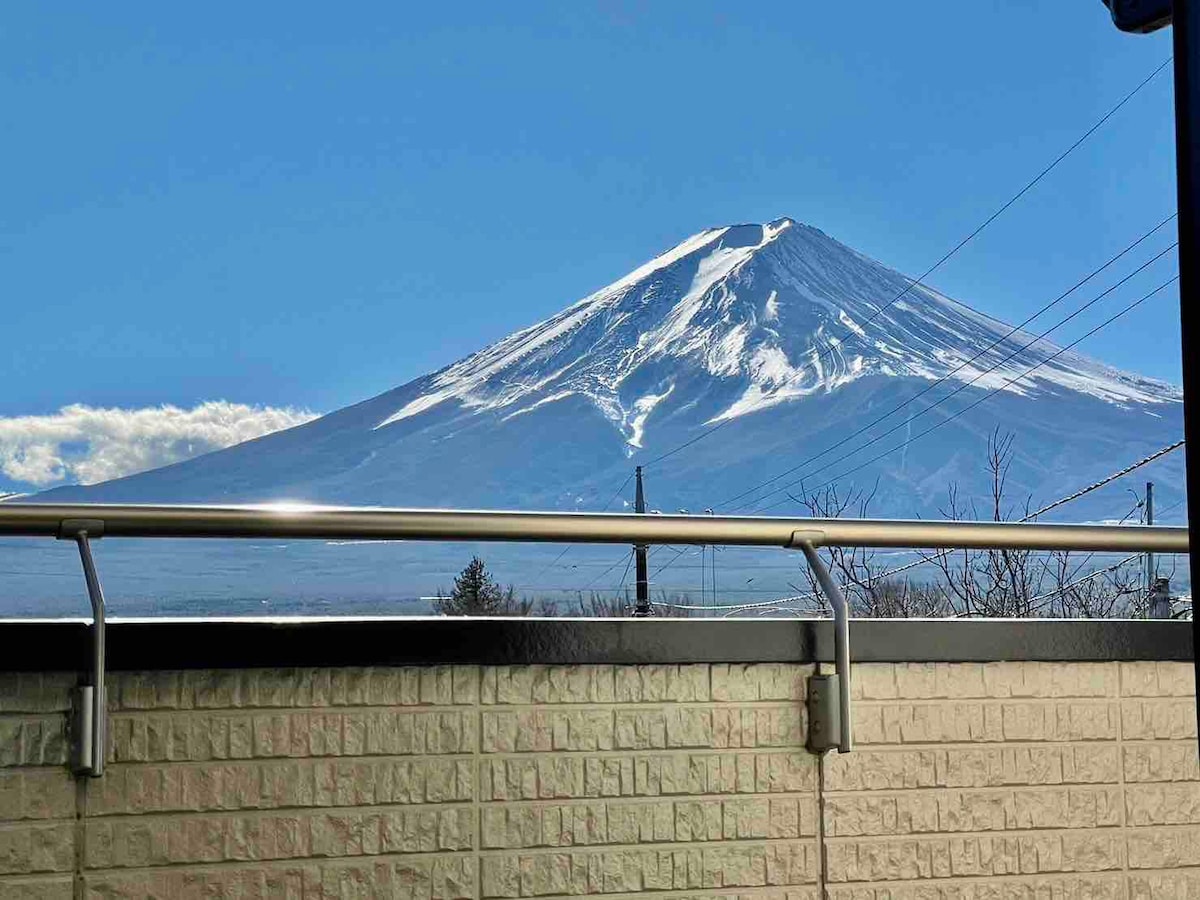 可以从阳台看到壮观富士山的豪宅/两洋房一和室一厅最多10人适合家庭旅游(熊屋D)