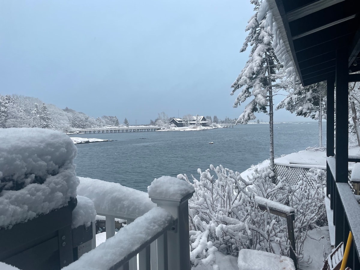 明信片景观、海滨和田园诗般的海湾