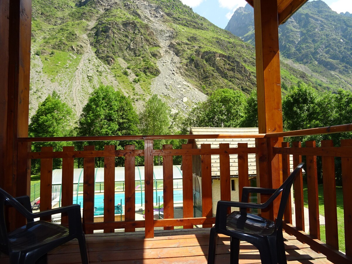 Appart 6/8 pers dans chalet, 3 chambres, Piscine