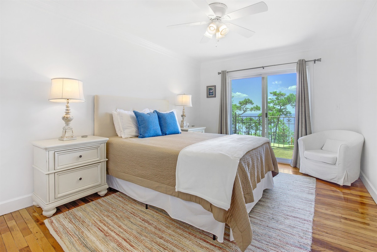 Cypress Suite at Jubilee Suites, on Mobile Bay