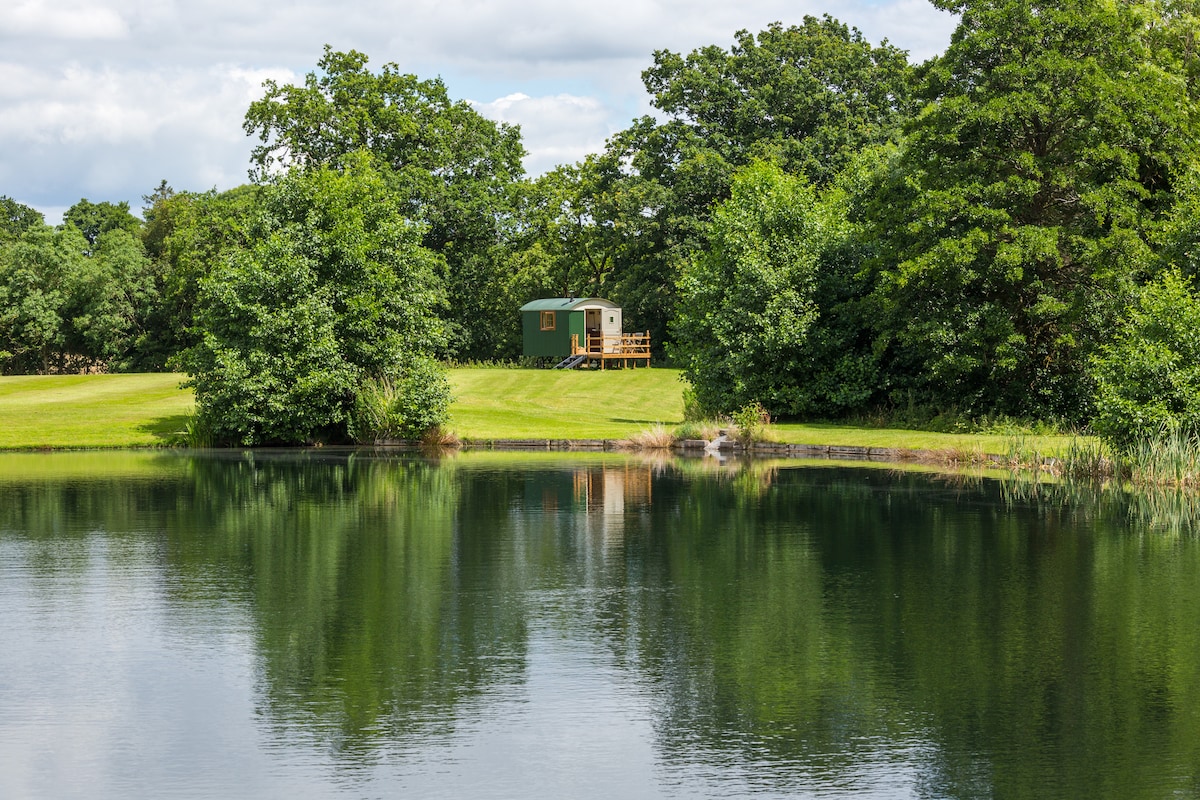 Broad Oak Shepherds Hut ，最深的Worcestershire ！