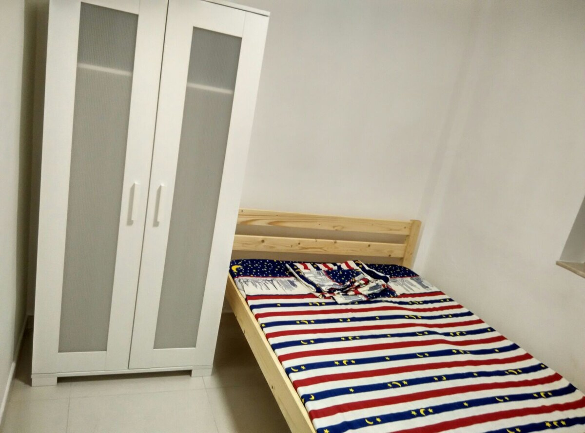 房间可供2人入住，靠近奥林匹克地铁站- Tai Kok Tsui公寓。