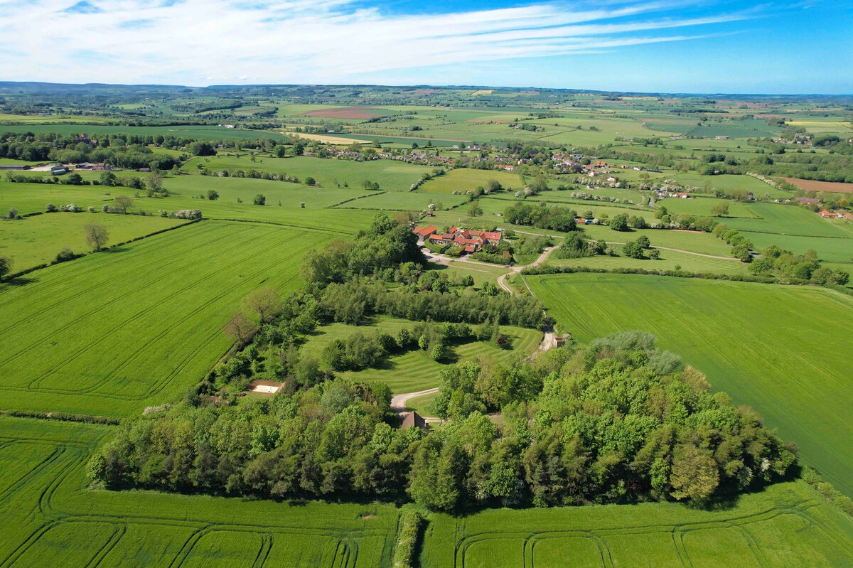 Cosy Cabin on 20 Acre Private Estate - Owl Lodge