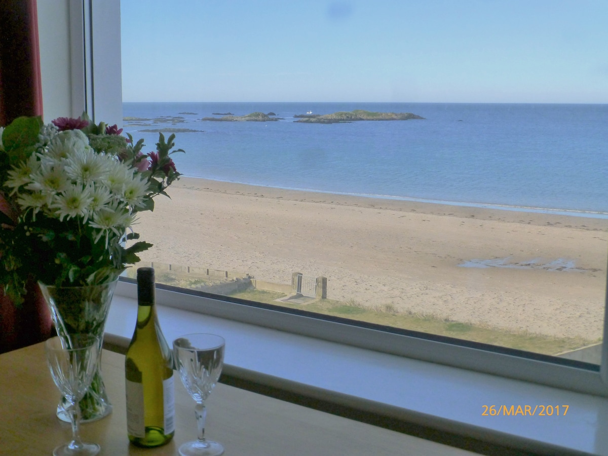 Beach Front Apartments, 2nd Floor Apt Rhosneigr