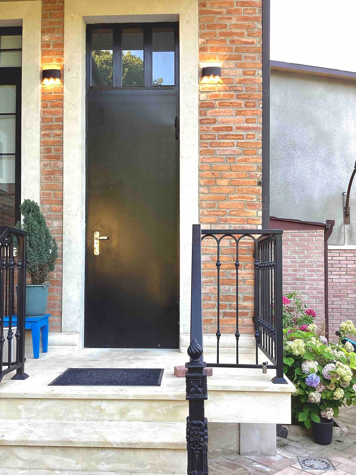 Newly-renovated Historic Home near White Bridge