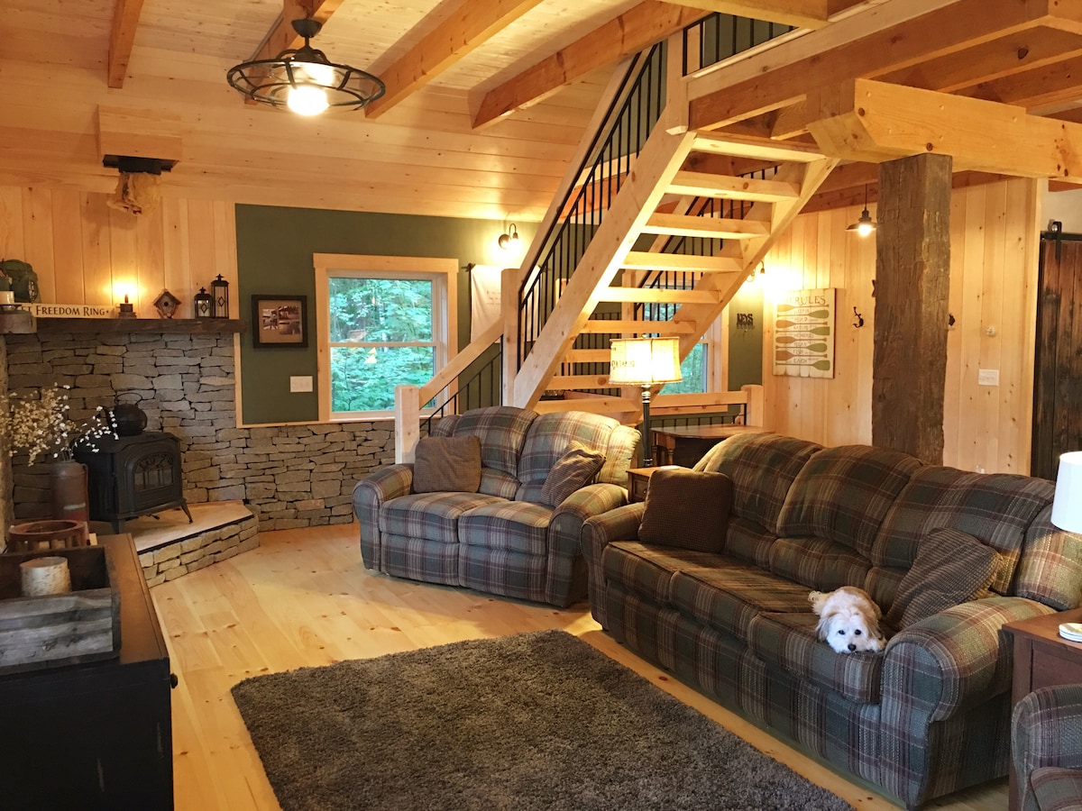 Sunapee, NH Cozy Hillside Retreat