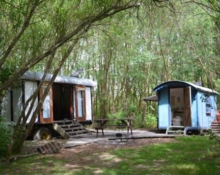 Nightingale Camp private Glamping with hot tub