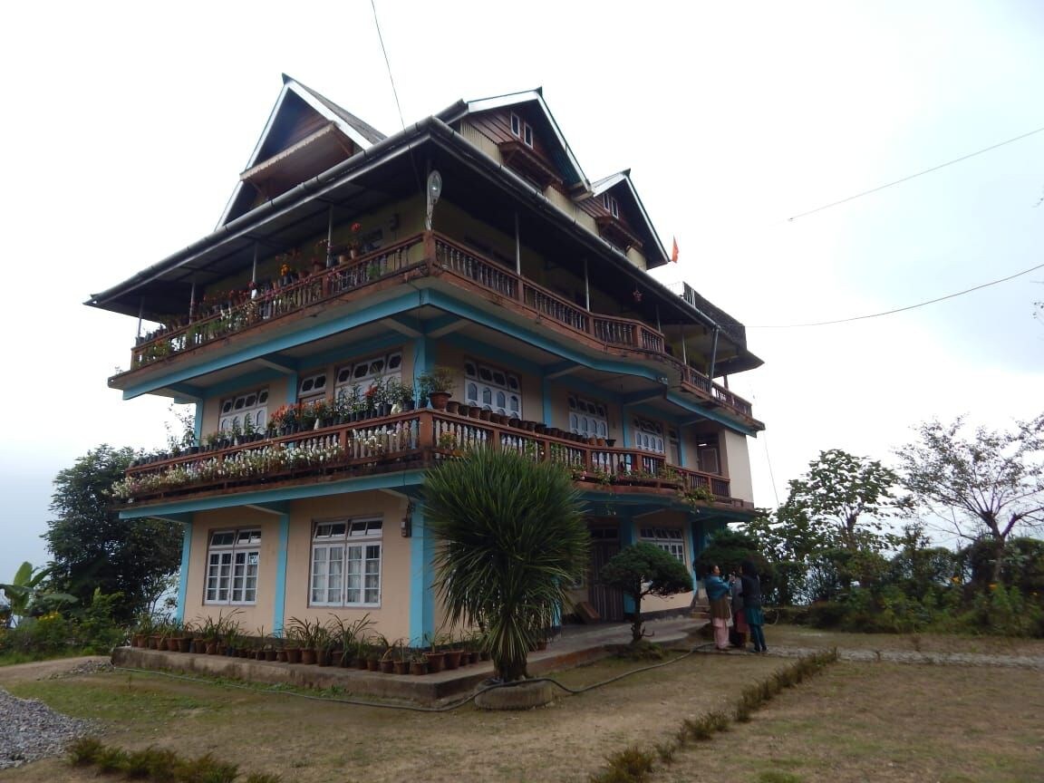 Dbl bed with bath and balcony@Rimbick Farmstay