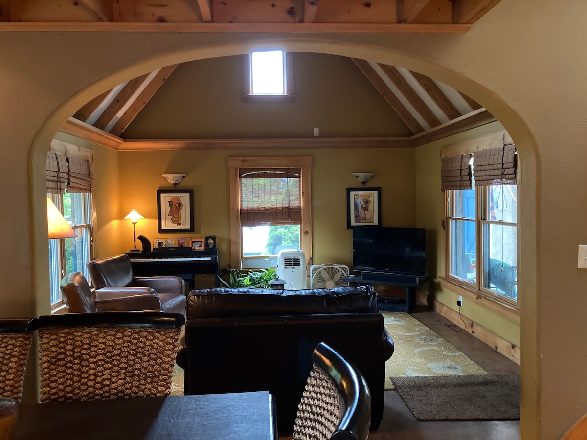 Full Second Floor in “Black Dog Cottage”