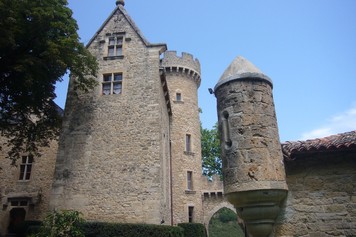 Château de Laumière 14IV世纪South Aveyron
