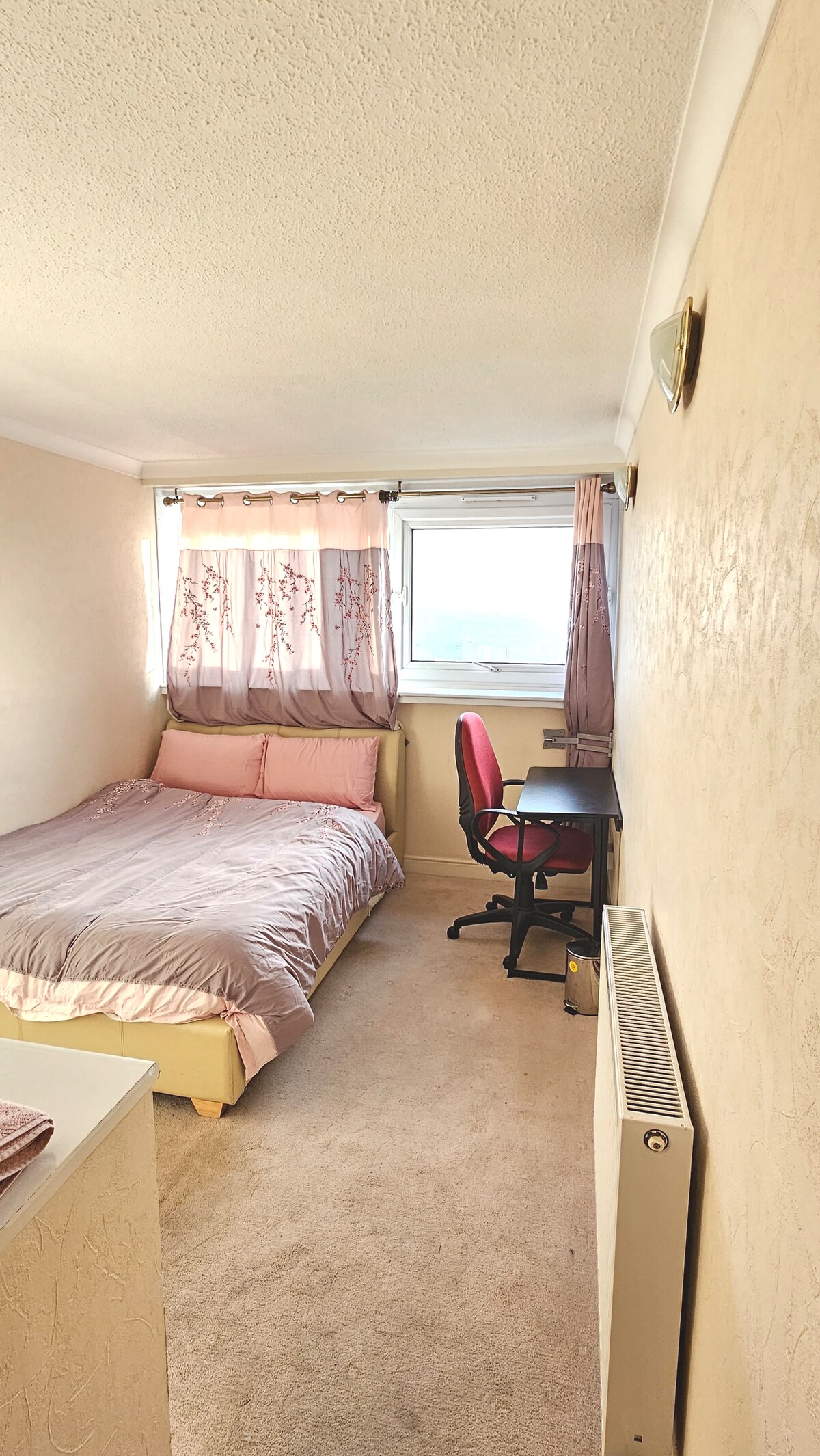 Double bedroom-Citycentre next to New St Station.