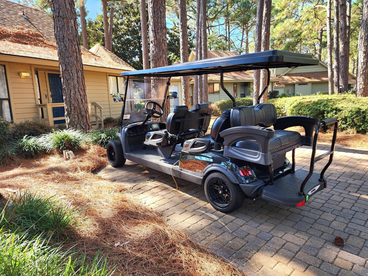 "Macaw Cove" 2/2 House with 6-Seater Cart!