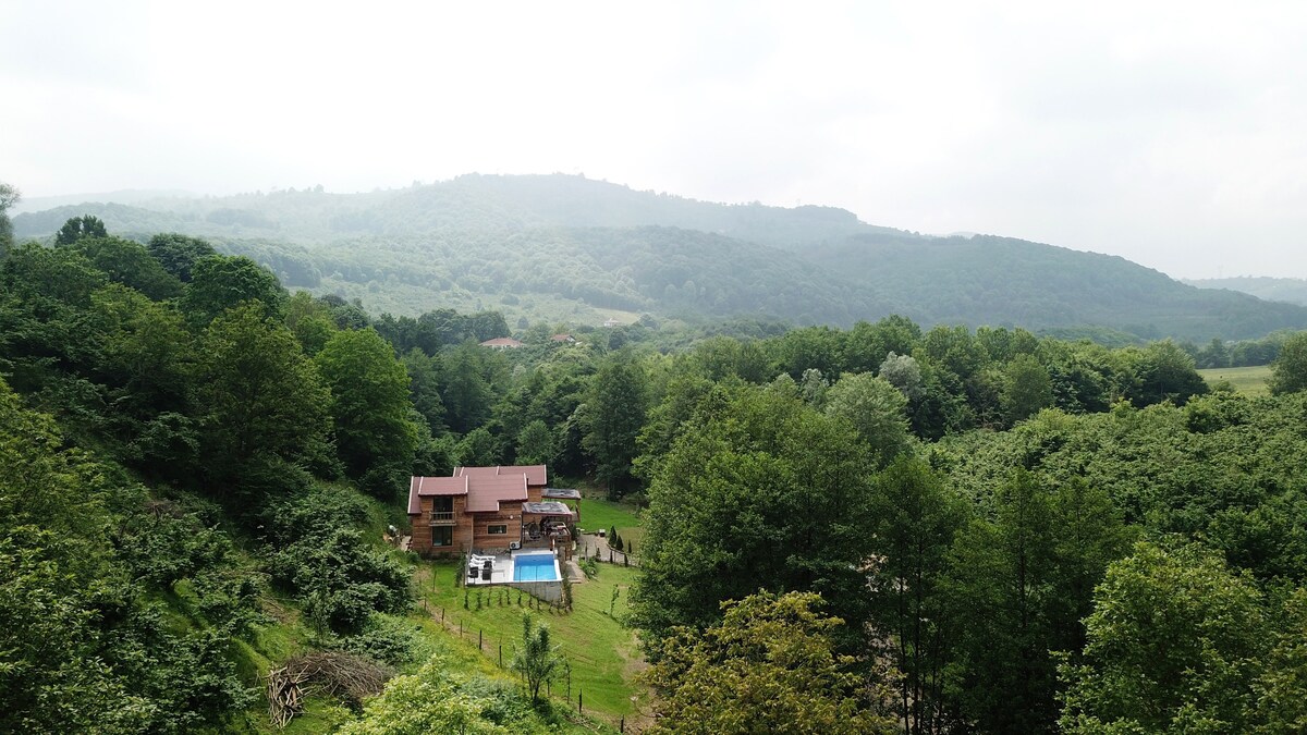 Sakarya Saklı Vadi Dağ Evleri(BATI) Sıcak Havuzlu