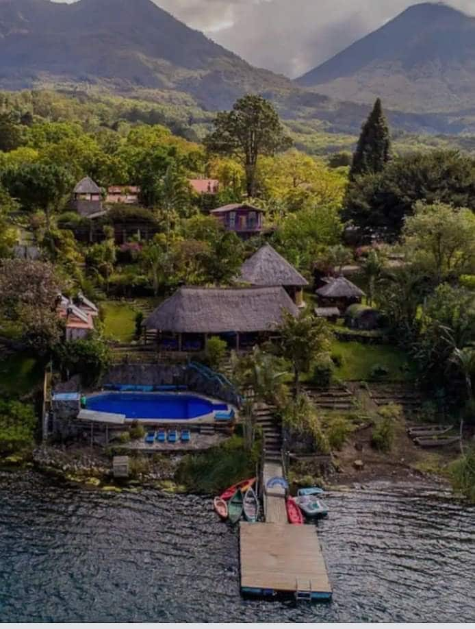 Jacuzzi Piscina Sauna a la Orilla del Lago Atitlan