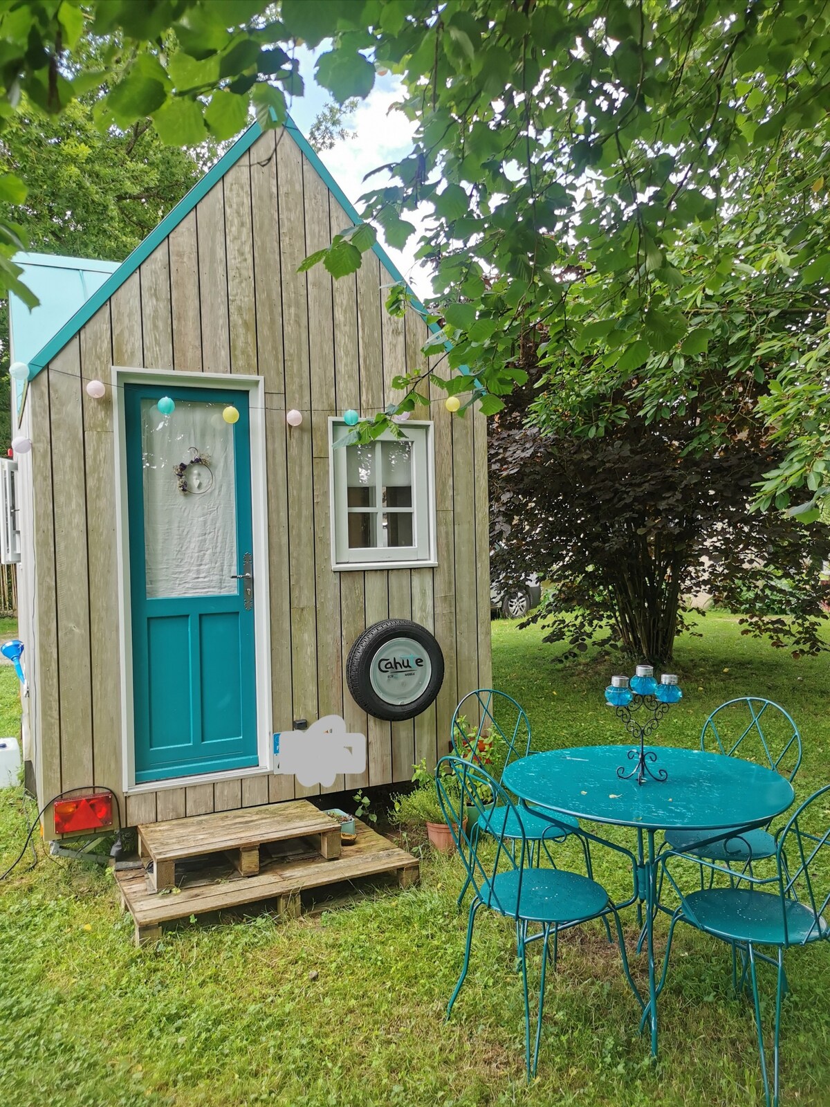 Mini tiny house sous les arbres, proche du Perche