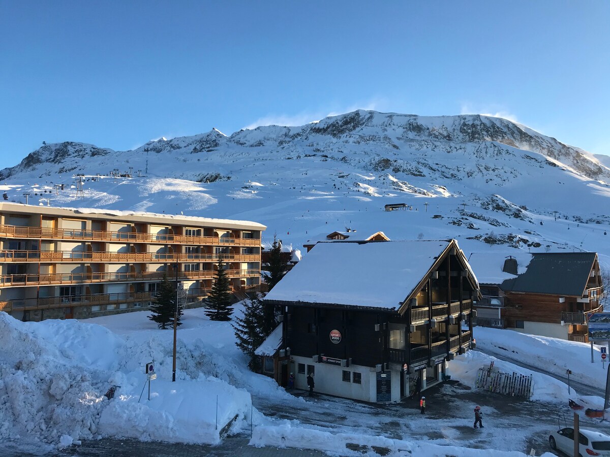 Alpe d 'Huez ht直达滑雪场，欣赏美景